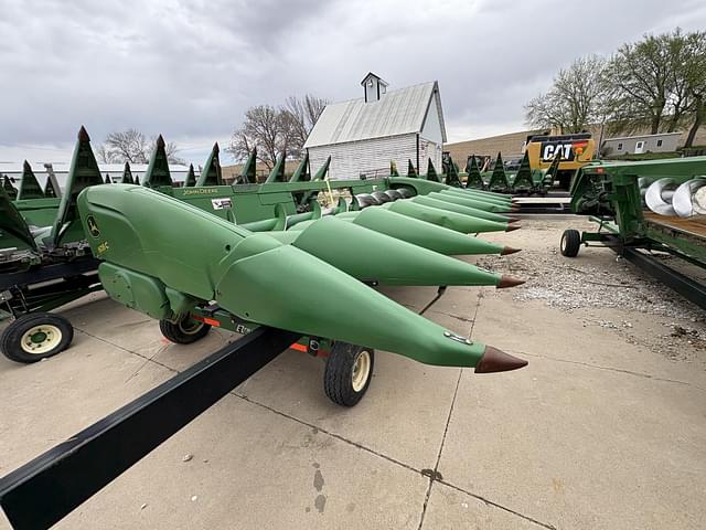 Image of John Deere 608C equipment image 3