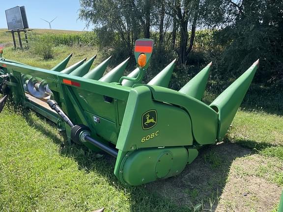 Image of John Deere 608C equipment image 3