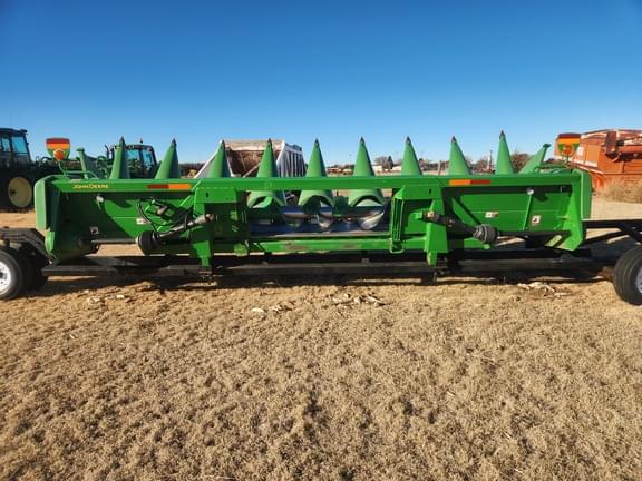 Image of John Deere 608C equipment image 2