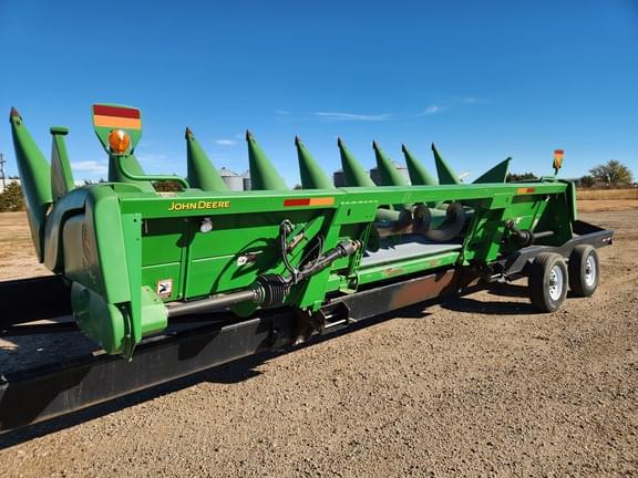 Image of John Deere 608C equipment image 3