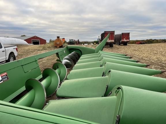 Image of John Deere 608C equipment image 3