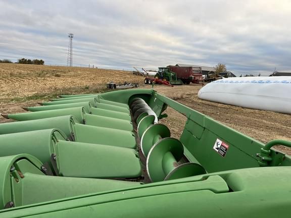 Image of John Deere 608C equipment image 2