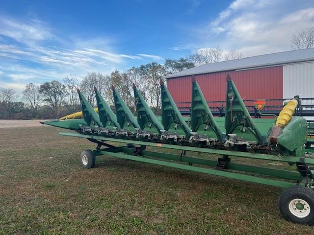 2011 John Deere 608C Equipment Image0