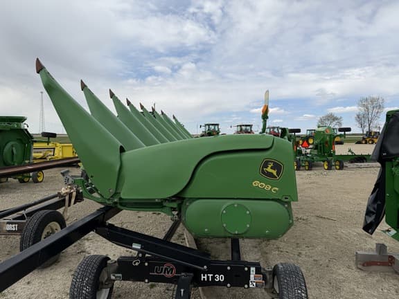 Image of John Deere 608C equipment image 3