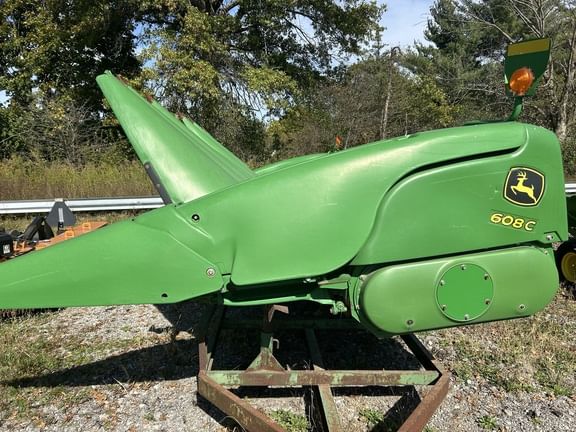 2011 John Deere 608C Equipment Image0