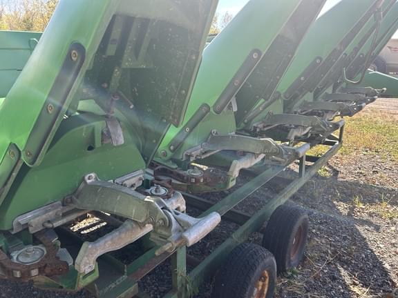 Image of John Deere 608C equipment image 4