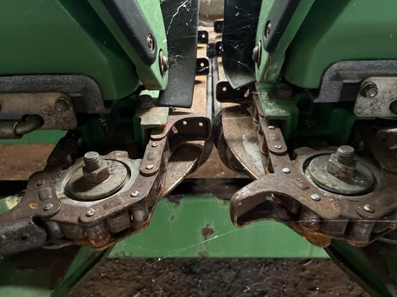 Image of John Deere 608C equipment image 2