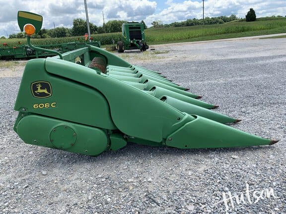 2011 John Deere 608C Equipment Image0