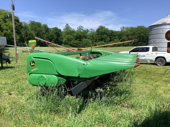 2011 John Deere 608C Equipment Image0