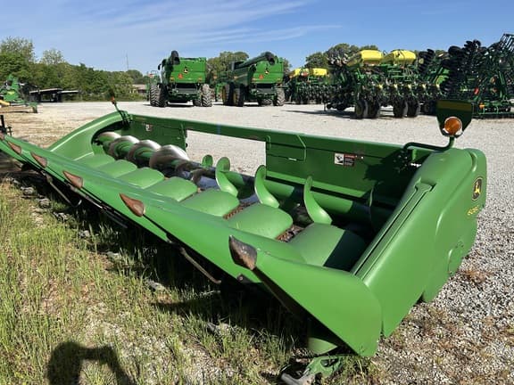 Image of John Deere 608C equipment image 3