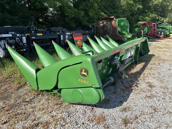 2011 John Deere 608C Equipment Image0