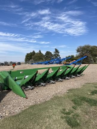 Image of John Deere 608C equipment image 2