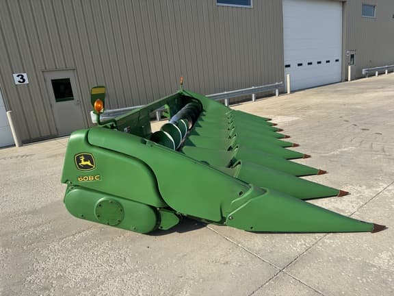 Image of John Deere 608C equipment image 1