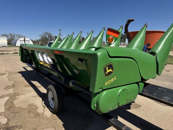2011 John Deere 608C Equipment Image0