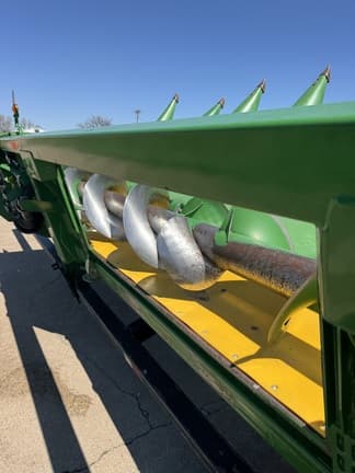 Image of John Deere 608C equipment image 3