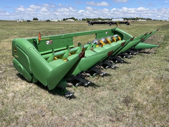2011 John Deere 608C Equipment Image0