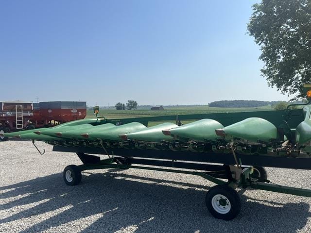 2011 John Deere 608C Equipment Image0