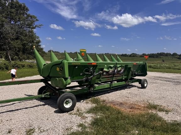 Image of John Deere 608C equipment image 2