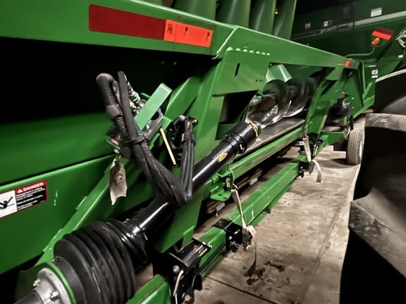 2011 John Deere 608C Equipment Image0