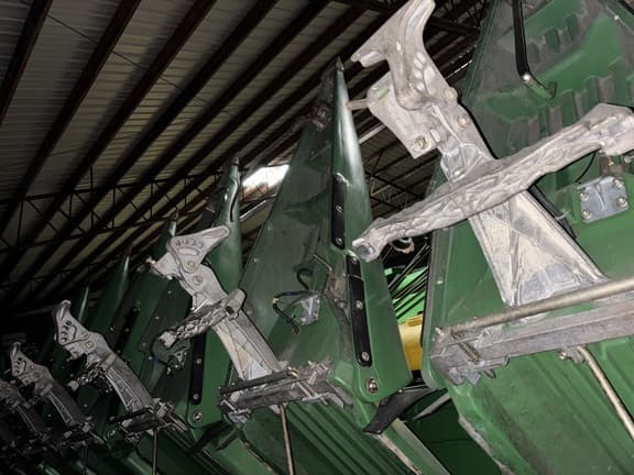 Image of John Deere 608C equipment image 4