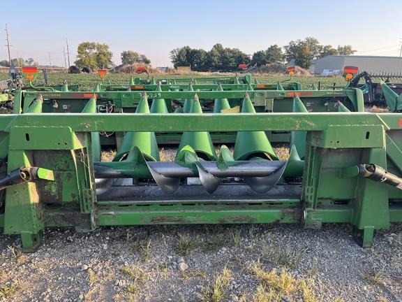 Image of John Deere 608C equipment image 1