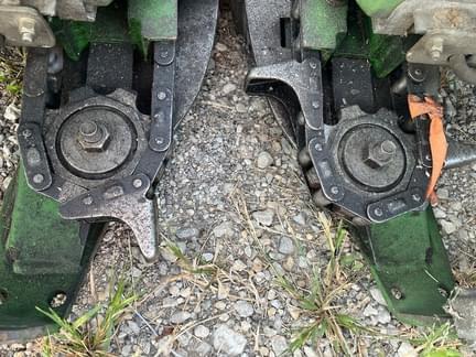 Image of John Deere 608C equipment image 3