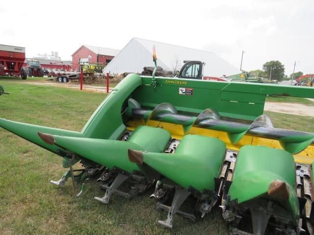 Image of John Deere 608C equipment image 4