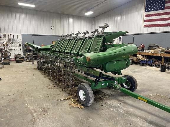 Image of John Deere 608C equipment image 1