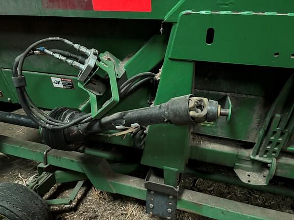 Image of John Deere 608C equipment image 3