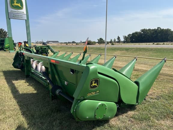 Image of John Deere 608C equipment image 3