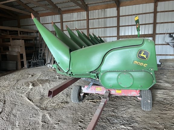 2011 John Deere 608C Equipment Image0