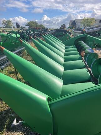 Main image John Deere 608C