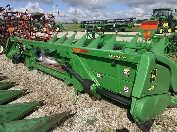 Image of John Deere 608C equipment image 3