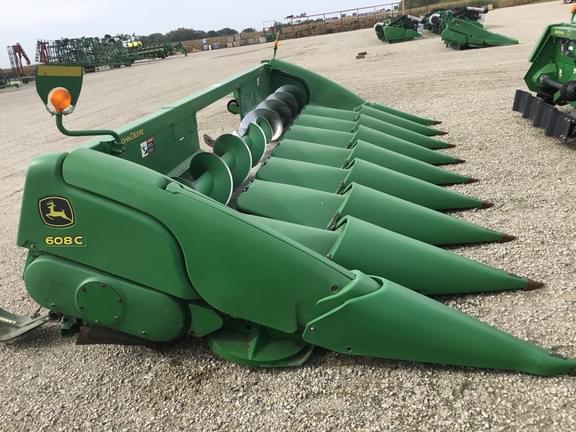 Image of John Deere 608C equipment image 2