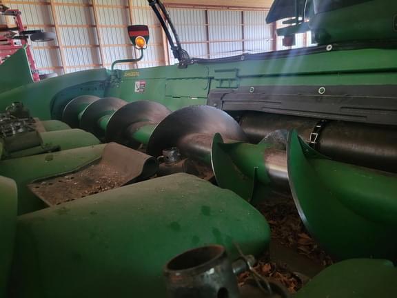 Image of John Deere 608C equipment image 4