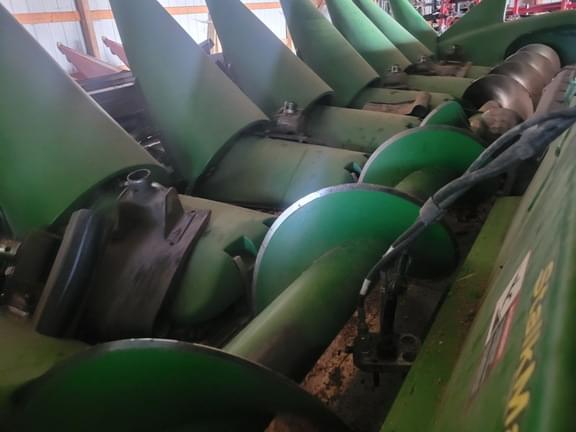 Image of John Deere 608C equipment image 2