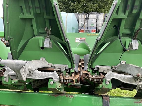 Image of John Deere 608C equipment image 2