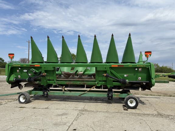 Image of John Deere 608C equipment image 4
