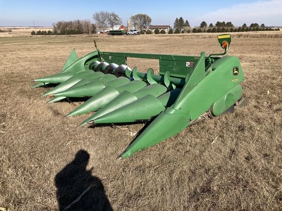 Main image John Deere 608C