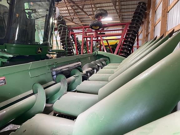 Image of John Deere 608C equipment image 3