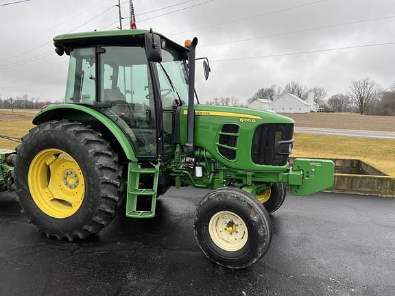 Image of John Deere 6100D equipment image 2