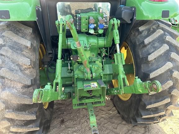 Image of John Deere 6100D equipment image 4