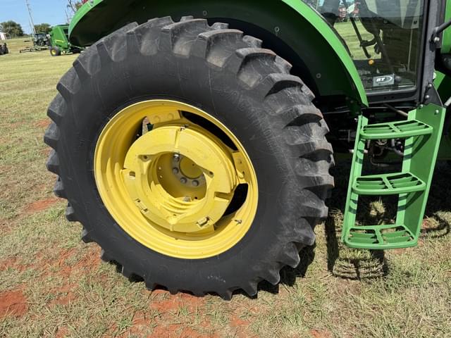 Image of John Deere 6115D equipment image 3