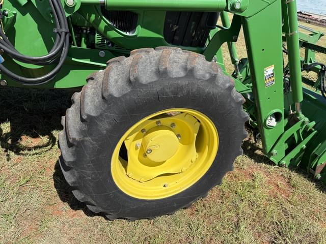 Image of John Deere 6115D equipment image 2