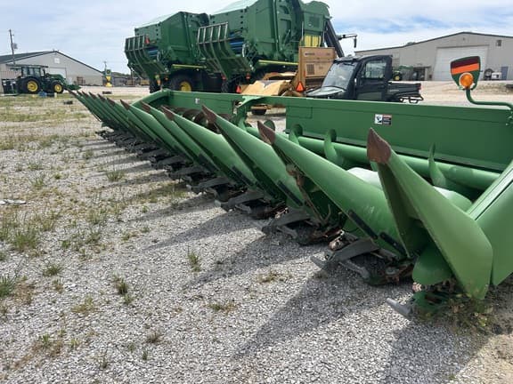 Image of John Deere 612C equipment image 4