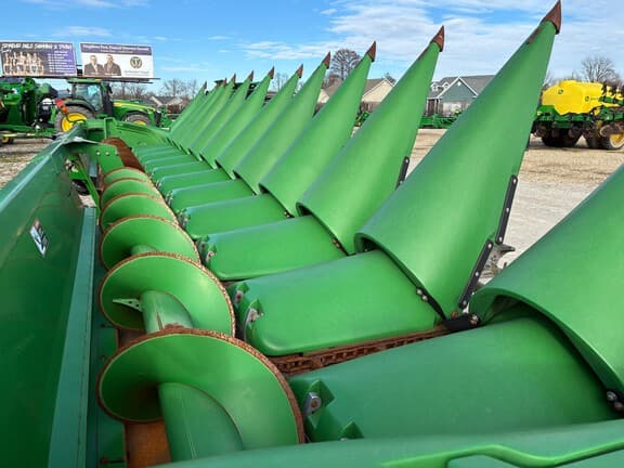 Image of John Deere 612C equipment image 4