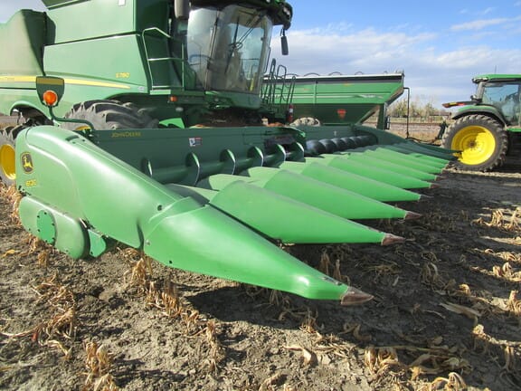 Main image John Deere 612C