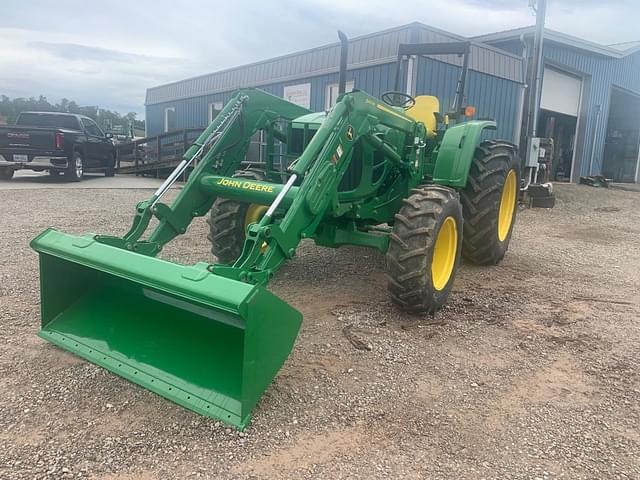 Image of John Deere 6130D equipment image 4