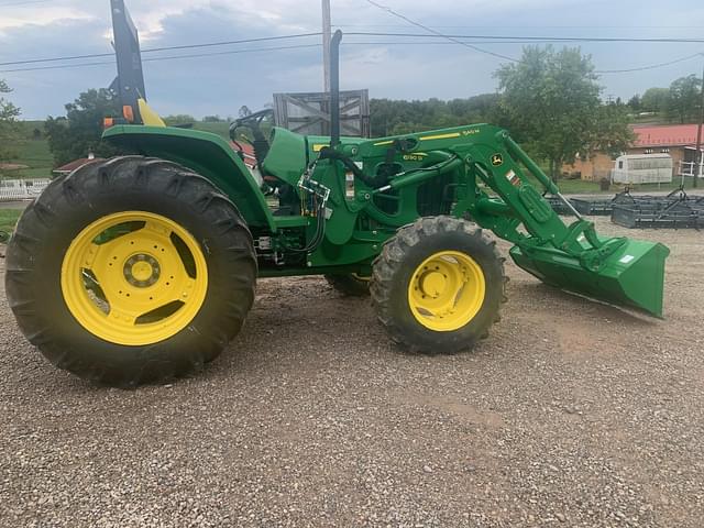 Image of John Deere 6130D equipment image 1