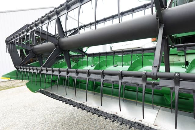 Image of John Deere 622F equipment image 3